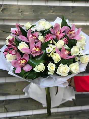 Букет цветов из: Розы и Хризантемы в Шаумянском