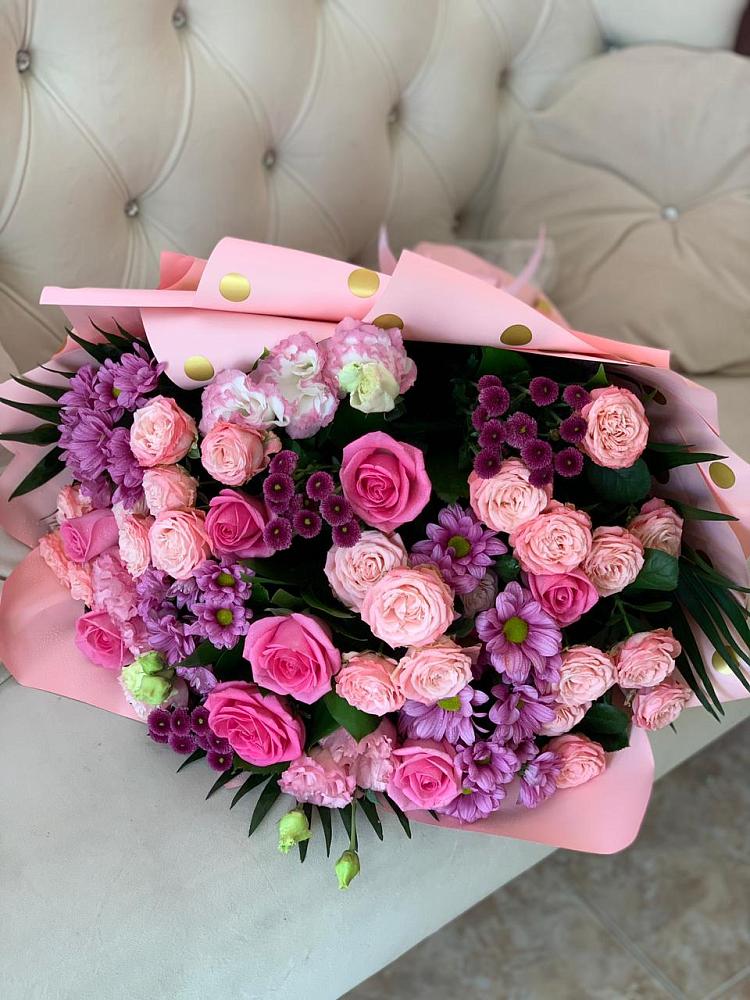 Букет цветов из: Хризантемы, Розы и Лизиантусы в Шаумянском