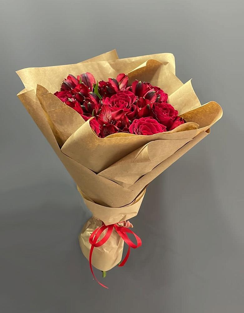 Букет цветов из: Альстромерии и Розы в Шаумянском