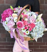 Композиция солнечный день в Шаумянском Цветочная композиция из Розы, Хризантемы, Пионы и Лизиантусы в корзине в Шаумянском