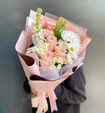 Букет цветов из:  Хризантемы и Розы в Шаумянском