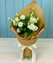 Букет цветов из:  Хризантемы и Лизиантусы в Шаумянском