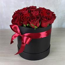 Цветочная композиция из Розы в шляпной коробке в Шаумянском